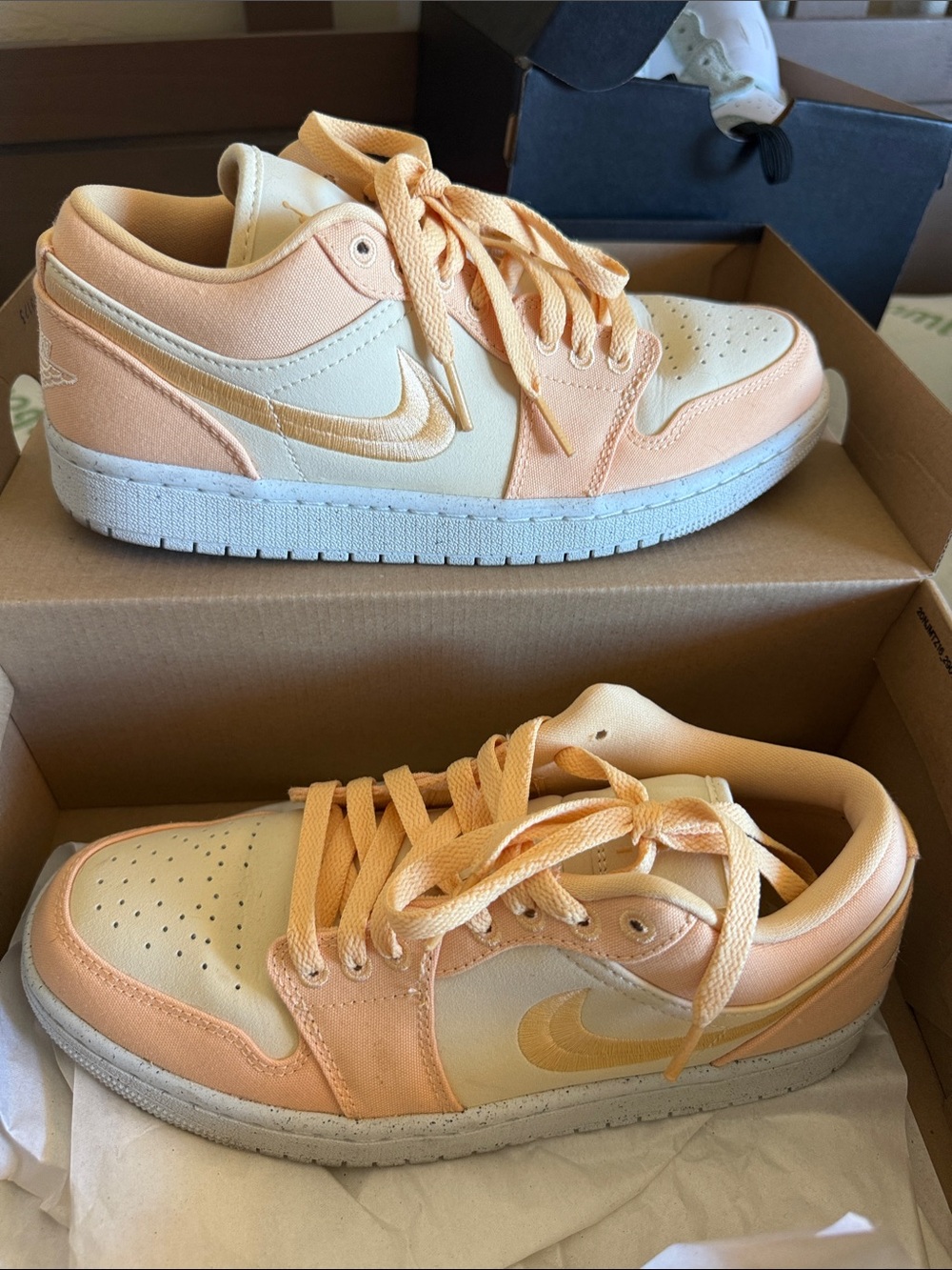 Nike Women’s Air Jordan 1 Low SE color celestial gold muslin sail